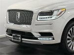 2018 Navigator L Thumbnail 2