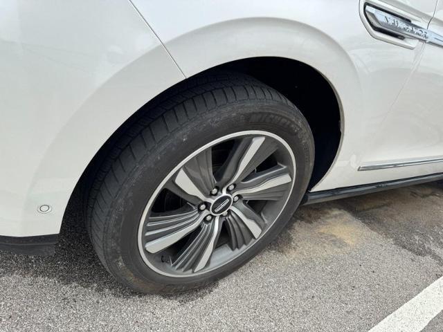 2019 Lincoln Navigator - $28,995