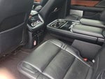 2019 Navigator L Thumbnail 3