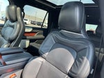 2022 Navigator L Thumbnail 4