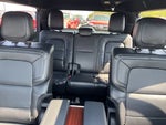 2022 Navigator L Thumbnail 9