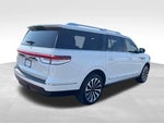 2022 Navigator L Thumbnail 15