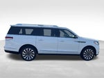 2022 Navigator L Thumbnail 16
