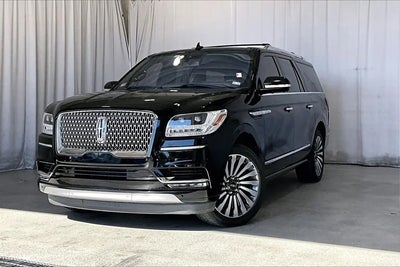 Photo of a 2018 Lincoln Navigator L 4X4 Reserve 4DR SUV for sale