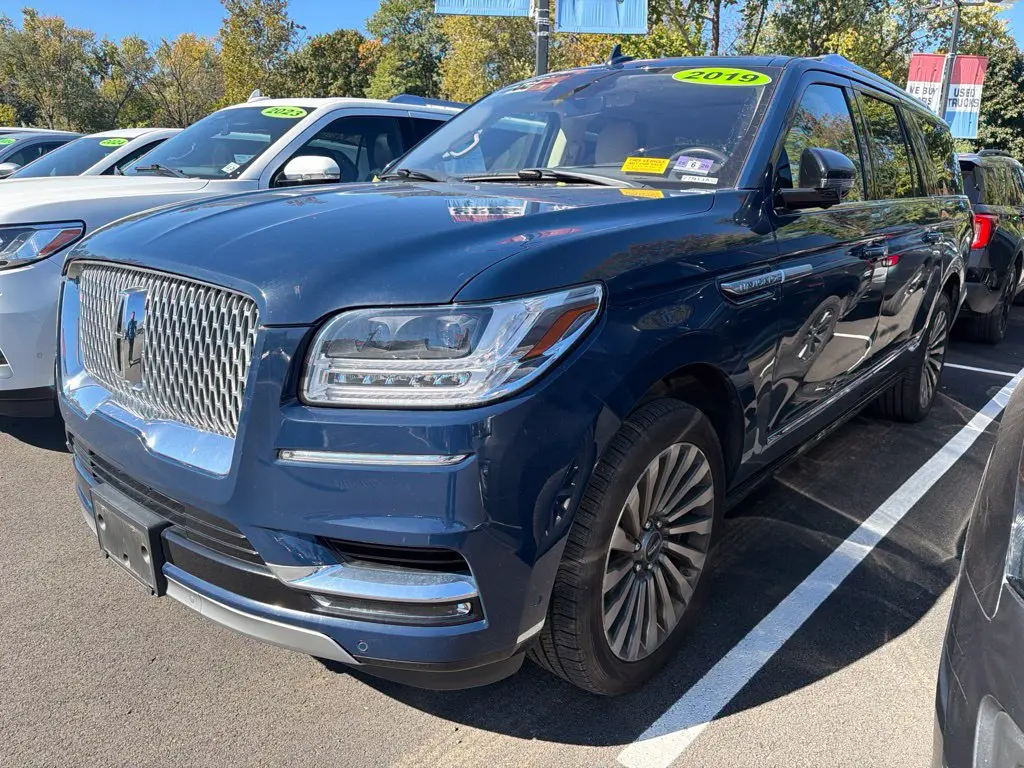 2019 Lincoln Navigator - $38,997