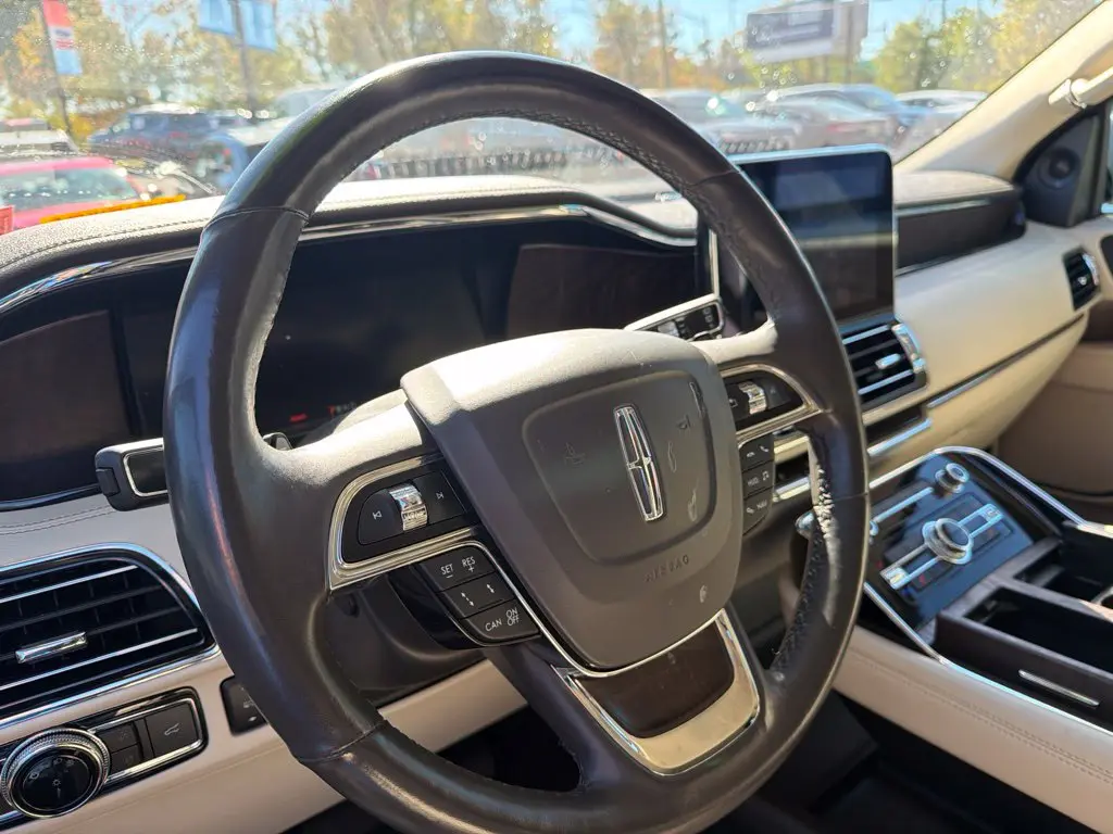 2019 Lincoln Navigator - $38,997