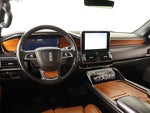 2019 Navigator L Thumbnail 2