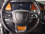 2019 Navigator L Thumbnail 3