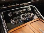 2019 Navigator L Thumbnail 8