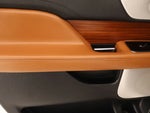 2019 Navigator L Thumbnail 19