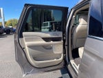 2020 Navigator L Thumbnail 16