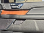 2020 Navigator L Thumbnail 17