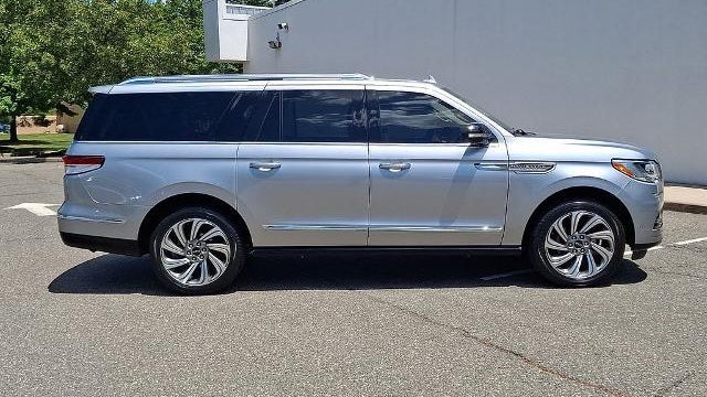 2022 Lincoln Navigator L Reserve