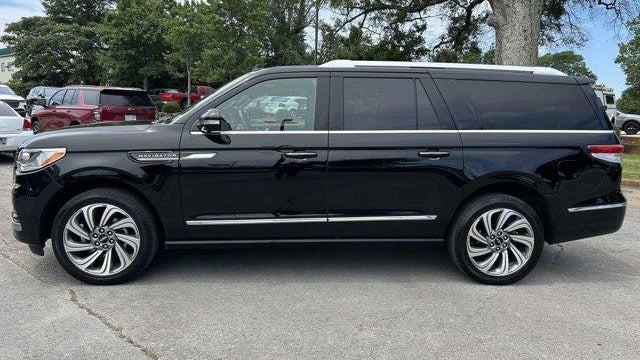 2022 Lincoln Navigator L Reserve