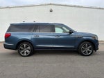 2019 Navigator L Thumbnail 1