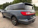 2019 Navigator L Thumbnail 4
