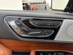 2019 Navigator L Thumbnail 27