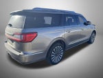 2019 Navigator L Thumbnail 3