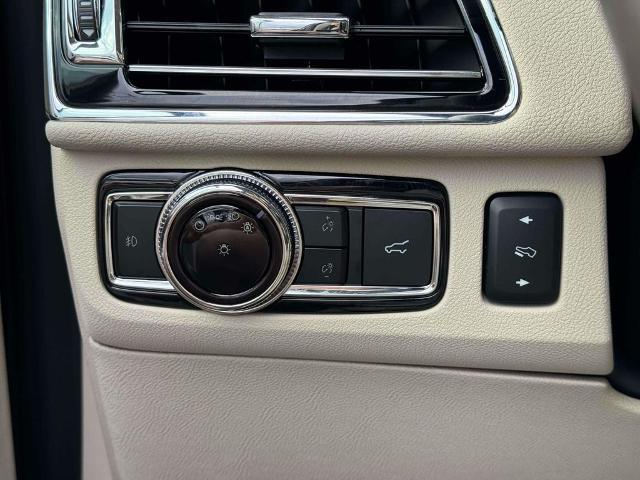 2021 Lincoln Navigator - $42,808