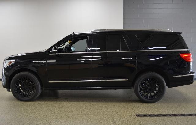 2021 Lincoln Navigator L Reserve — photo 1 of 12