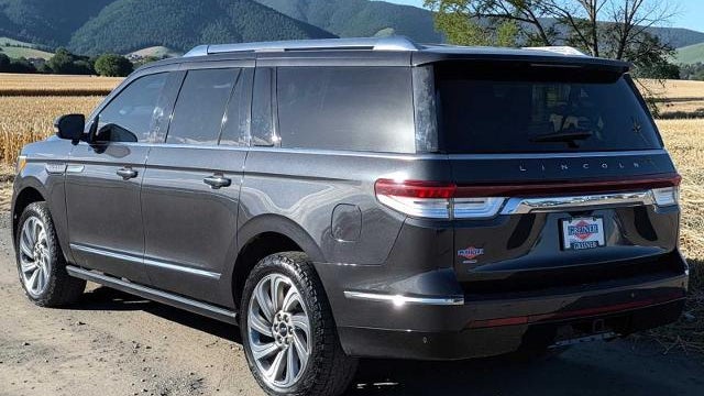 2022 Lincoln Navigator L Reserve