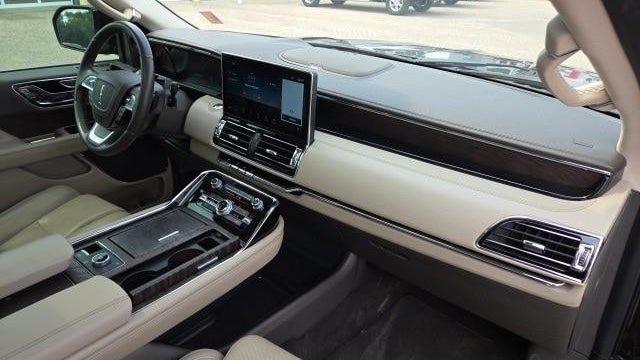 2022 Lincoln Navigator L Reserve