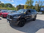 2022 Navigator L Thumbnail 2