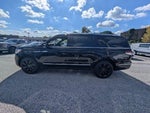 2022 Navigator L Thumbnail 3