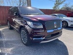 2018 Navigator L Thumbnail 2