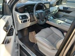 2019 Navigator L Thumbnail 10