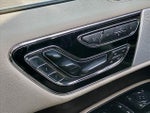 2019 Navigator L Thumbnail 24