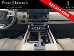 2022 Navigator L Thumbnail 11