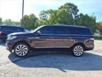 2024 Navigator L Thumbnail 4
