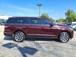 2024 Navigator L Thumbnail 8