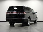 2024 Navigator L Thumbnail 3