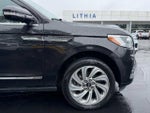 2024 Navigator L Thumbnail 5