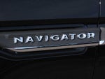 2024 Navigator L Thumbnail 8