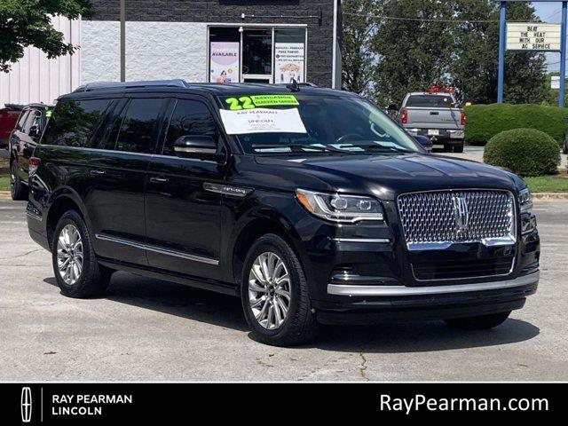 2022 Lincoln Navigator - $34,990