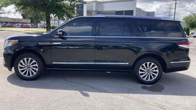 2022 Lincoln Navigator L Standard