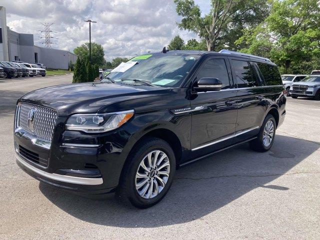 2022 Lincoln Navigator - $34,990