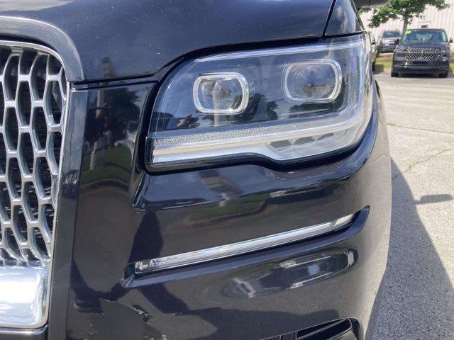2022 Lincoln Navigator - $34,990