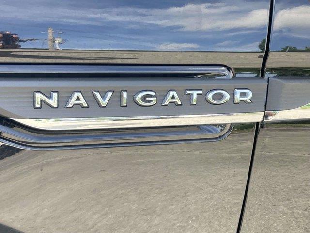 2022 Lincoln Navigator - $34,990