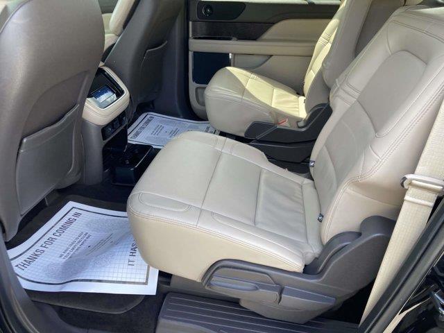 2022 Lincoln Navigator - $34,990