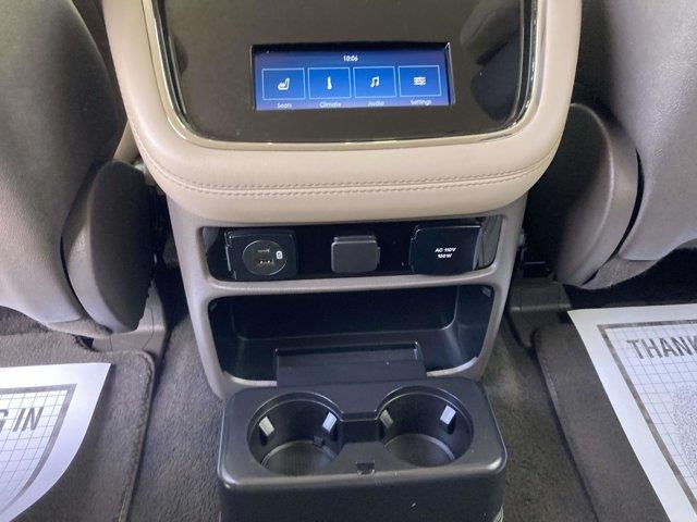2022 Lincoln Navigator - $34,990