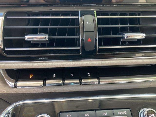 2022 Lincoln Navigator - $34,990