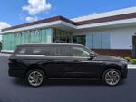 2026 Navigator L Thumbnail 3