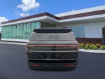 2026 Navigator L Thumbnail 5