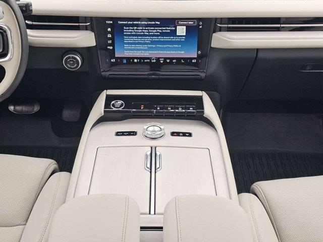 2026 Lincoln Navigator - $90,999