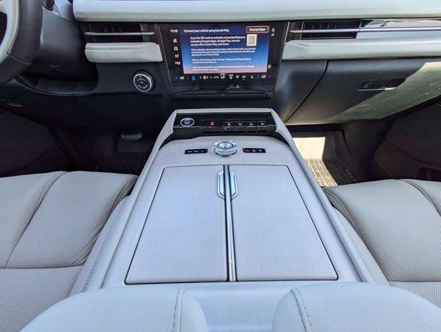 2026 Lincoln Navigator - $91,998