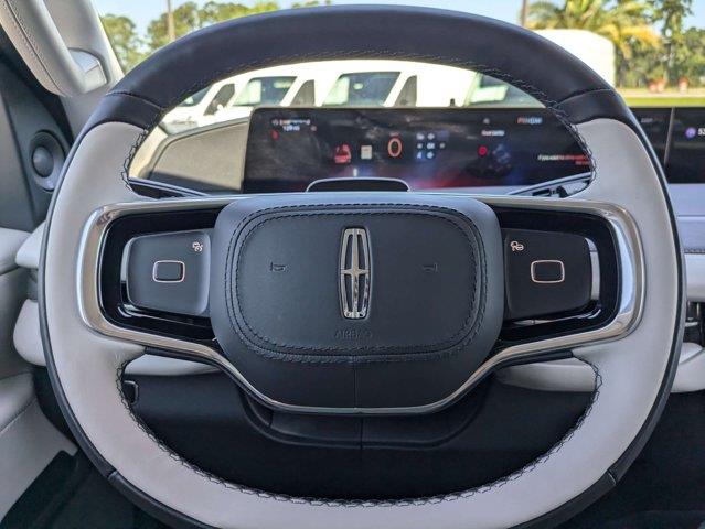 2026 Lincoln Navigator - $91,998